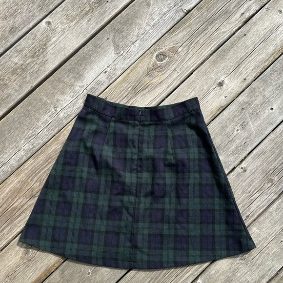 BRANDY MELVILLE Jocelyn tartan green skirt size 26” - Picture 2 of 11